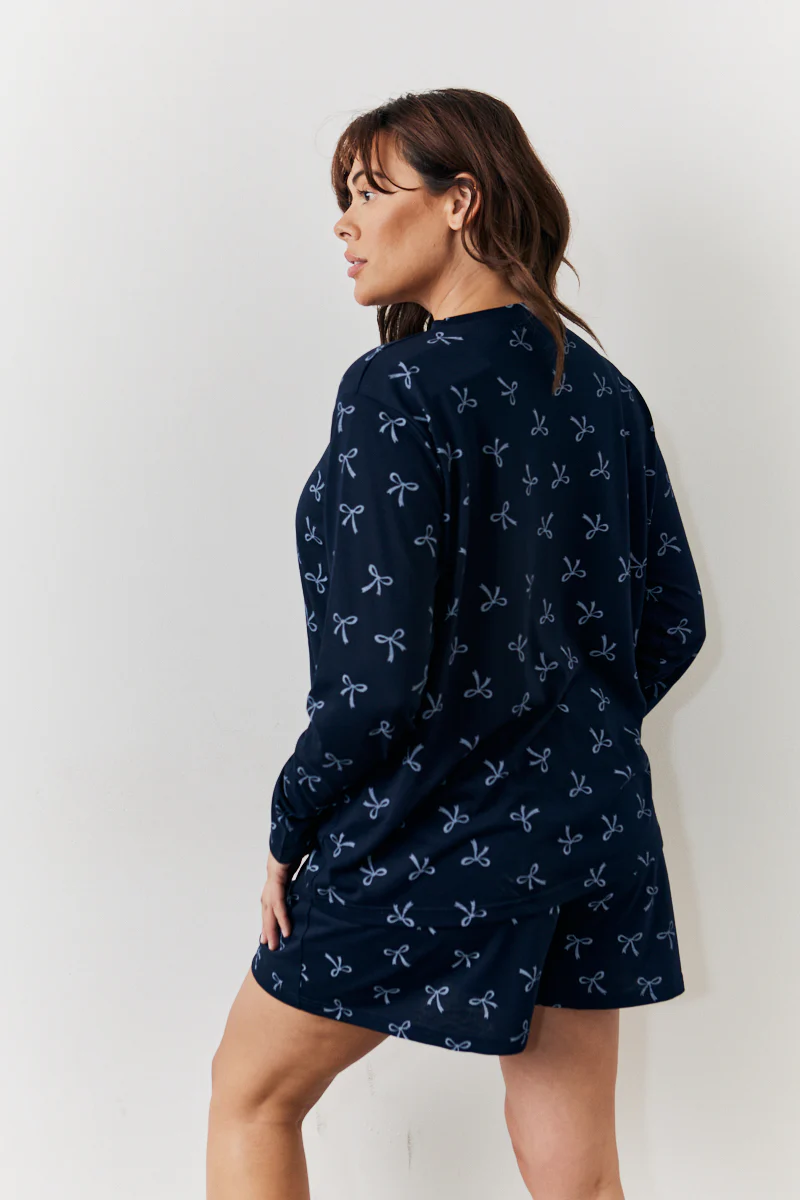 Bow Print Long Sleeve and Short PJ Set - Image 11