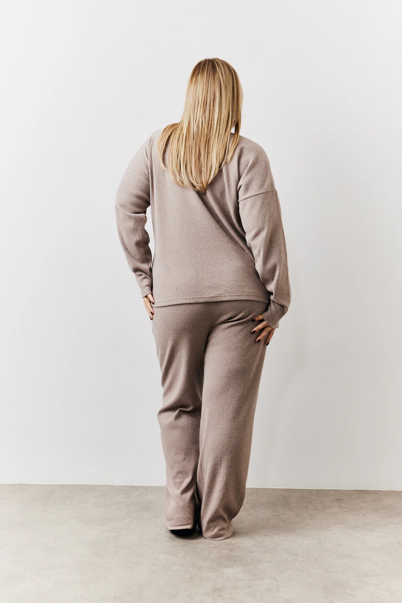 Brushed Rib v Neck Co Ord Top - Image 8