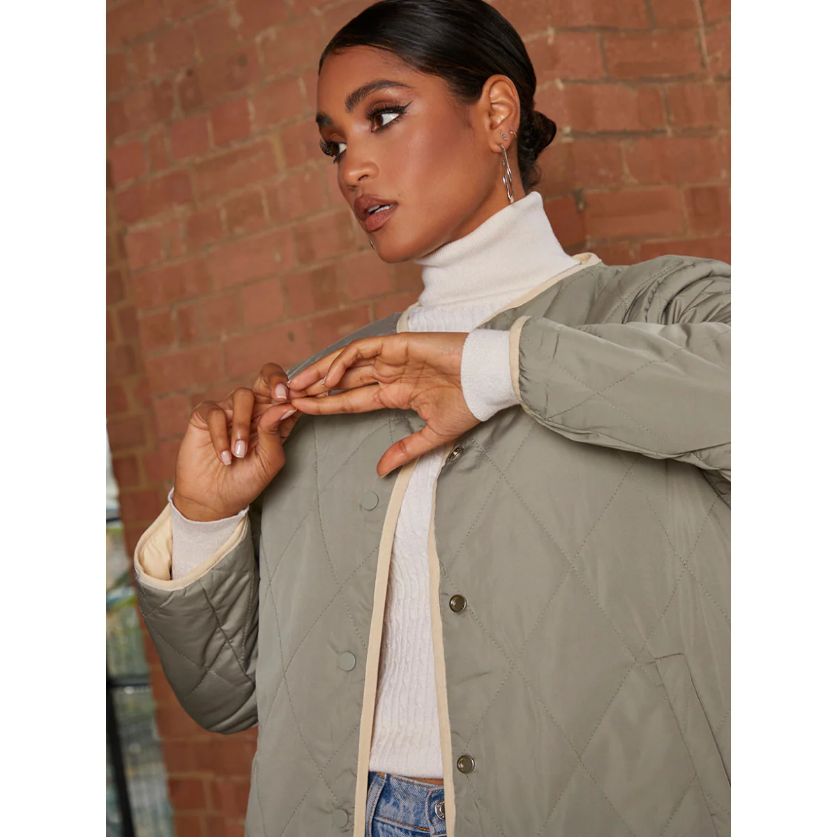 Chi Chi London Reversible Quilted Short Jacket in Cream and Khaki - Image 5