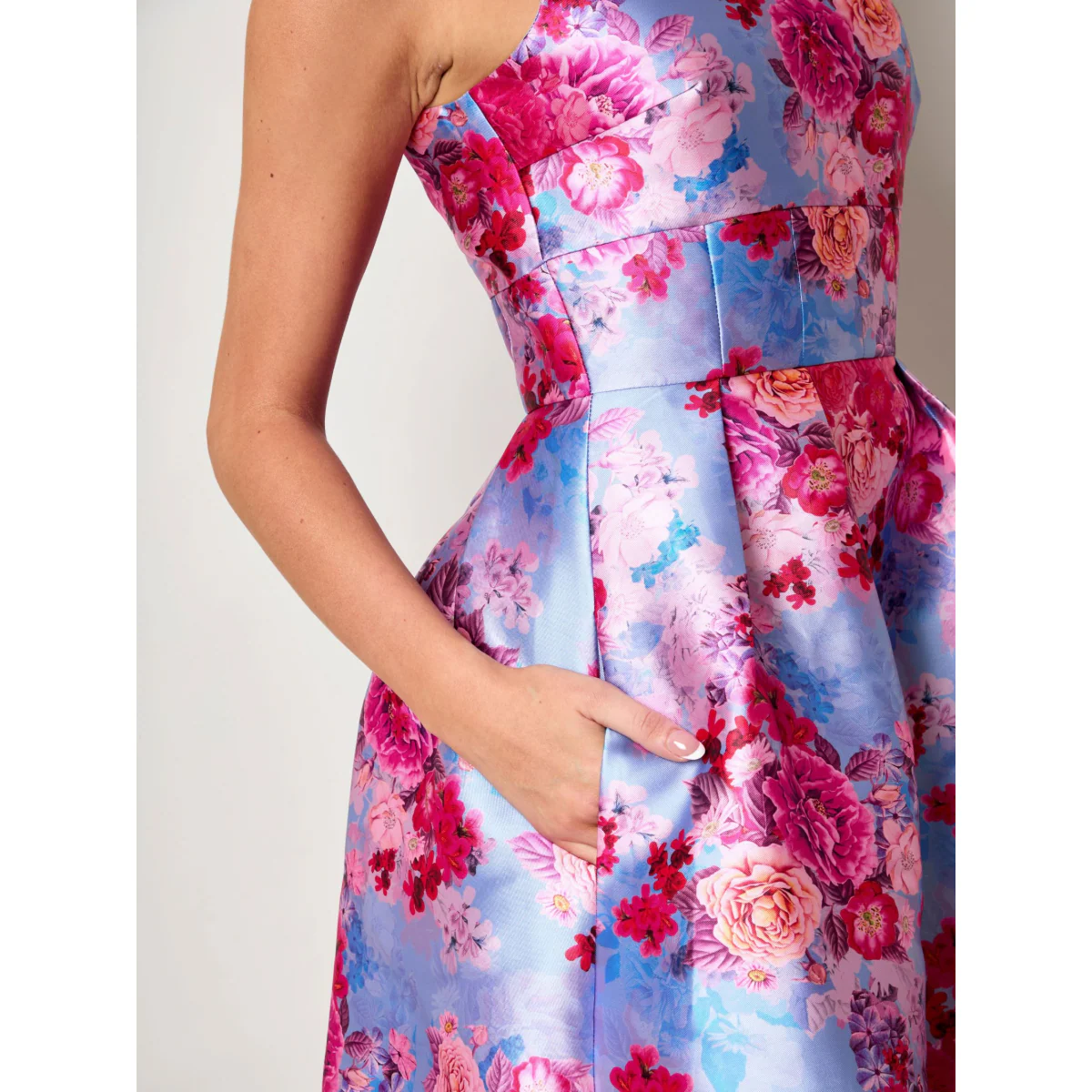 Sleeveless Floral Fit and Flare Midi Dress in Blue - Image 3