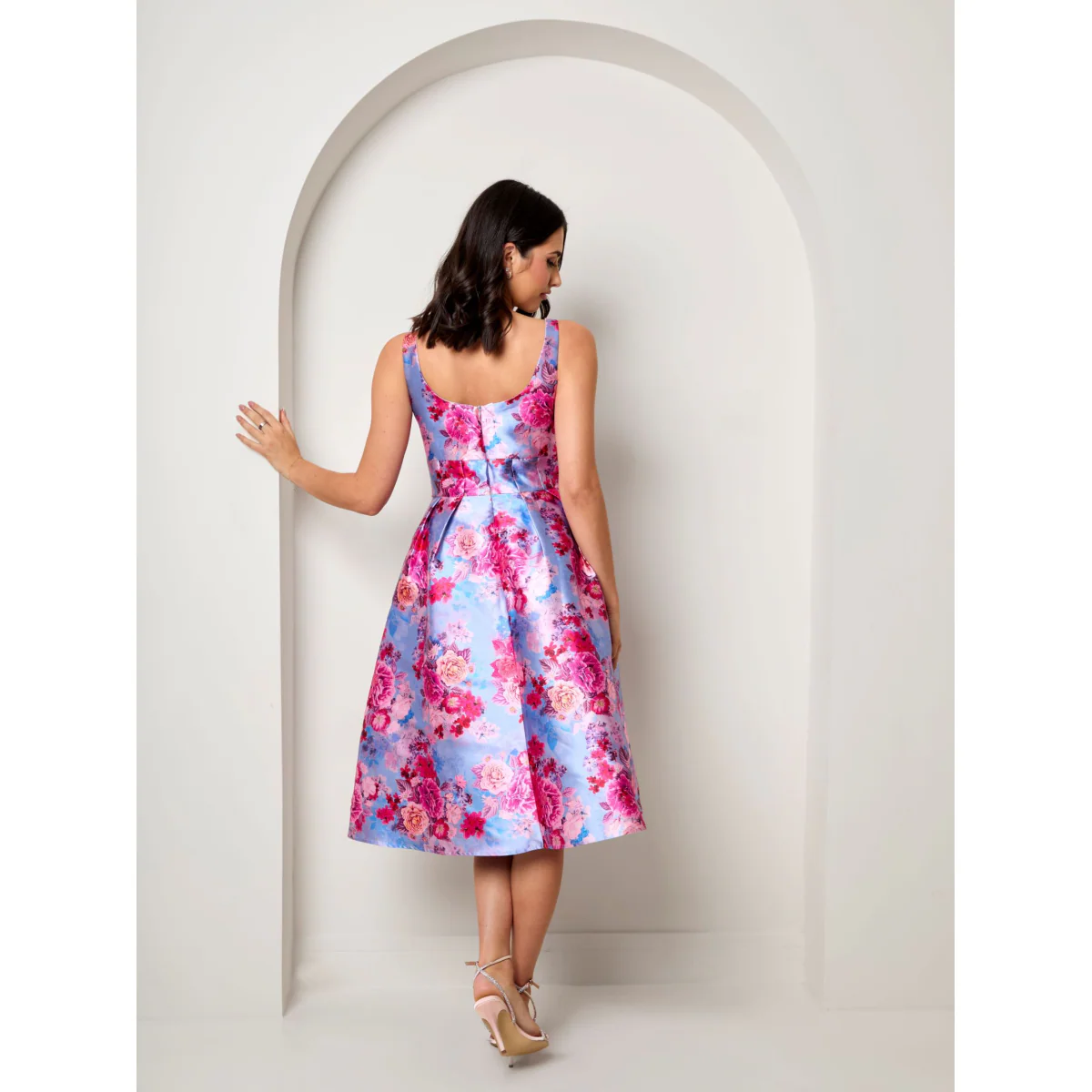 Sleeveless Floral Fit and Flare Midi Dress in Blue - Image 4