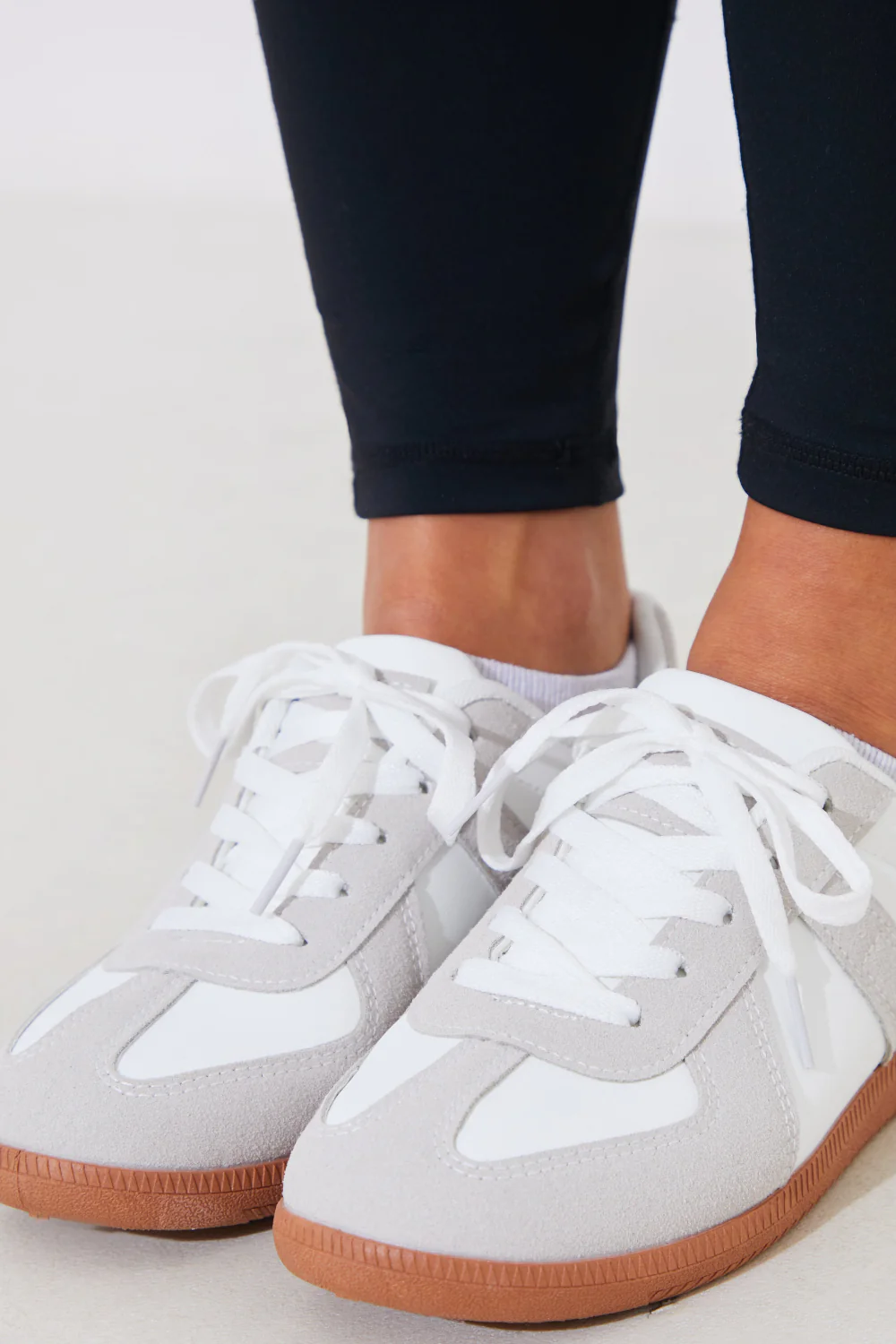 CONTRAST PANEL TRAINERS - Image 4