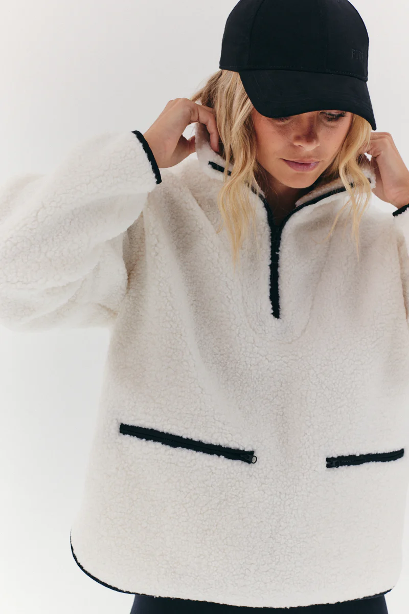 Contrast Piping Borg Lined Half Zip Up Fleece - Image 2