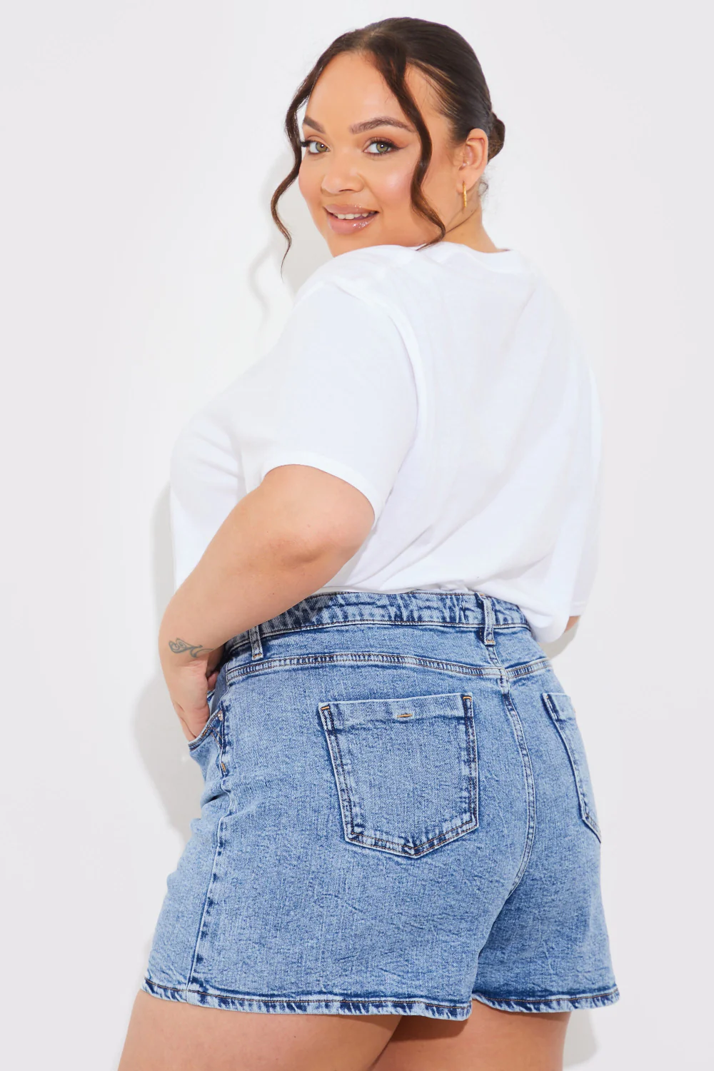 Denim Mom Short - Image 15