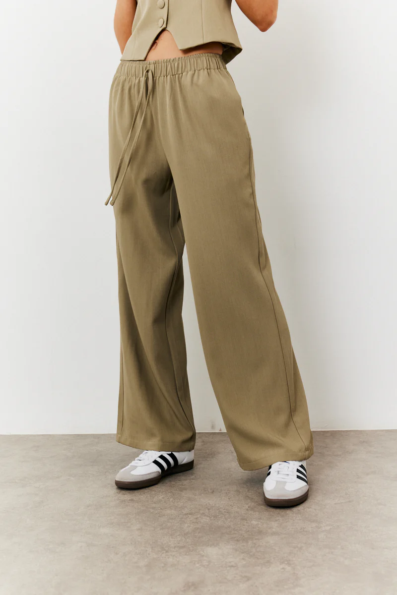 Elasticated Mid Rise Wide Leg Trouser - Image 10