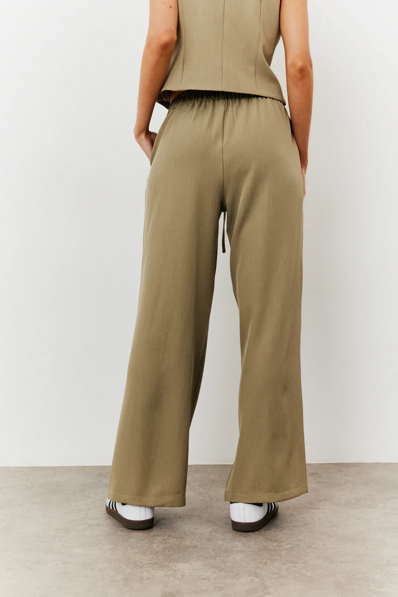 Elasticated Mid Rise Wide Leg Trouser - Image 11