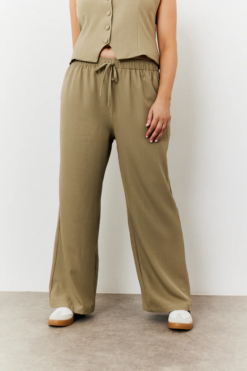 Elasticated Mid Rise Wide Leg Trouser - Image 6