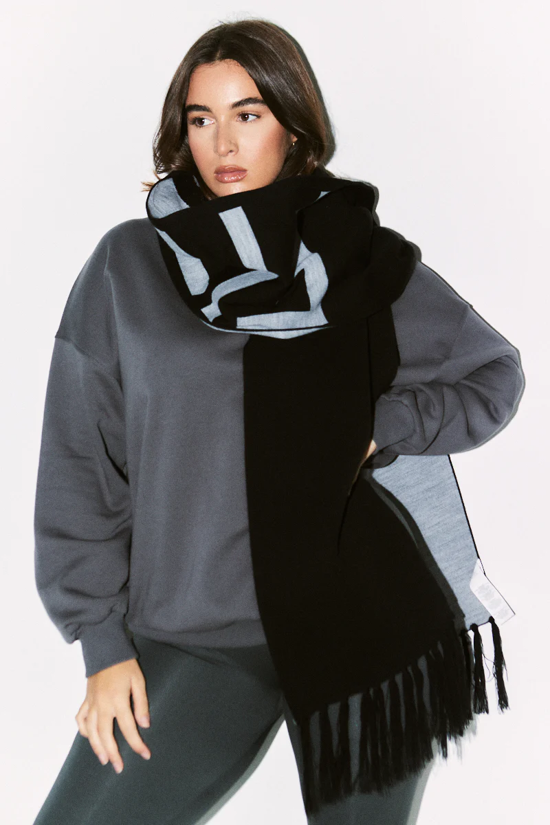 Fits Knitted Scarf - Image 3