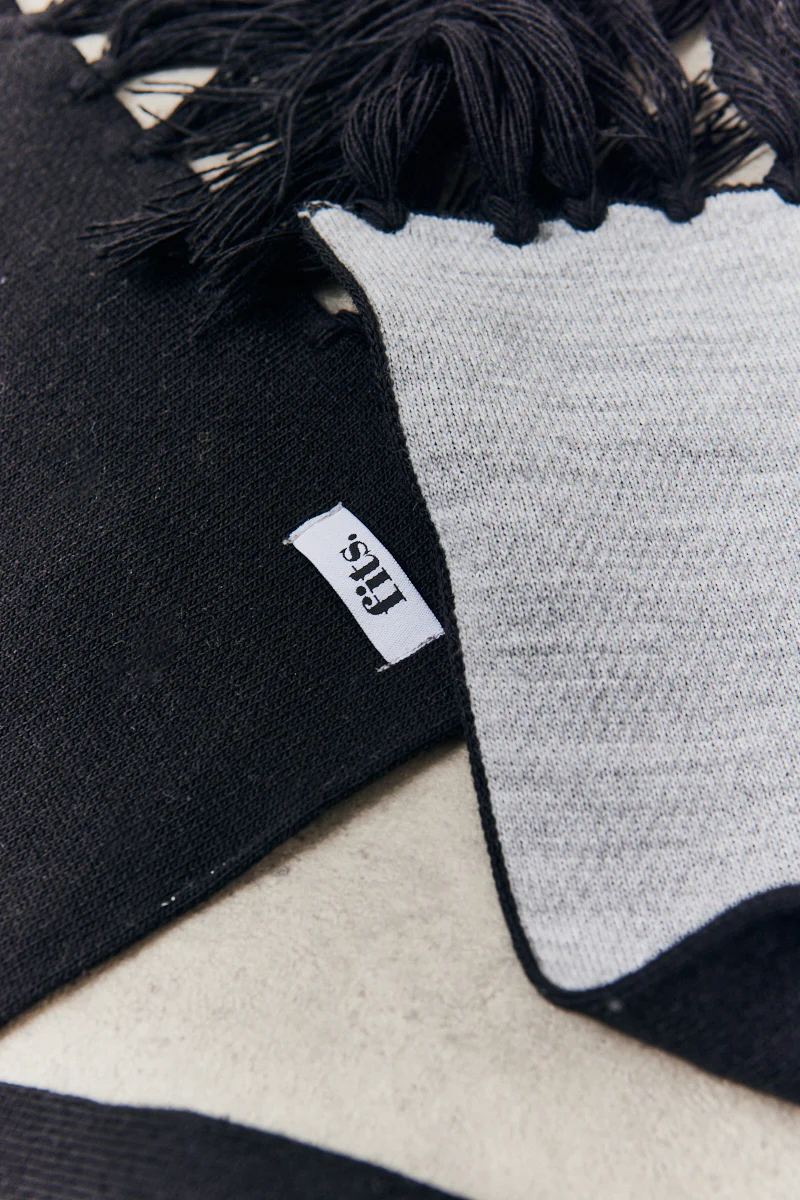 Fits Knitted Scarf - Image 7