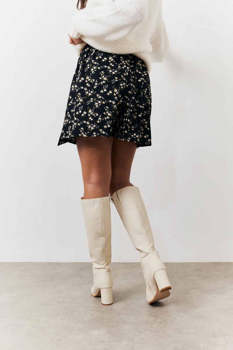 Black Floral Flippy Mini Skirt - Image 4