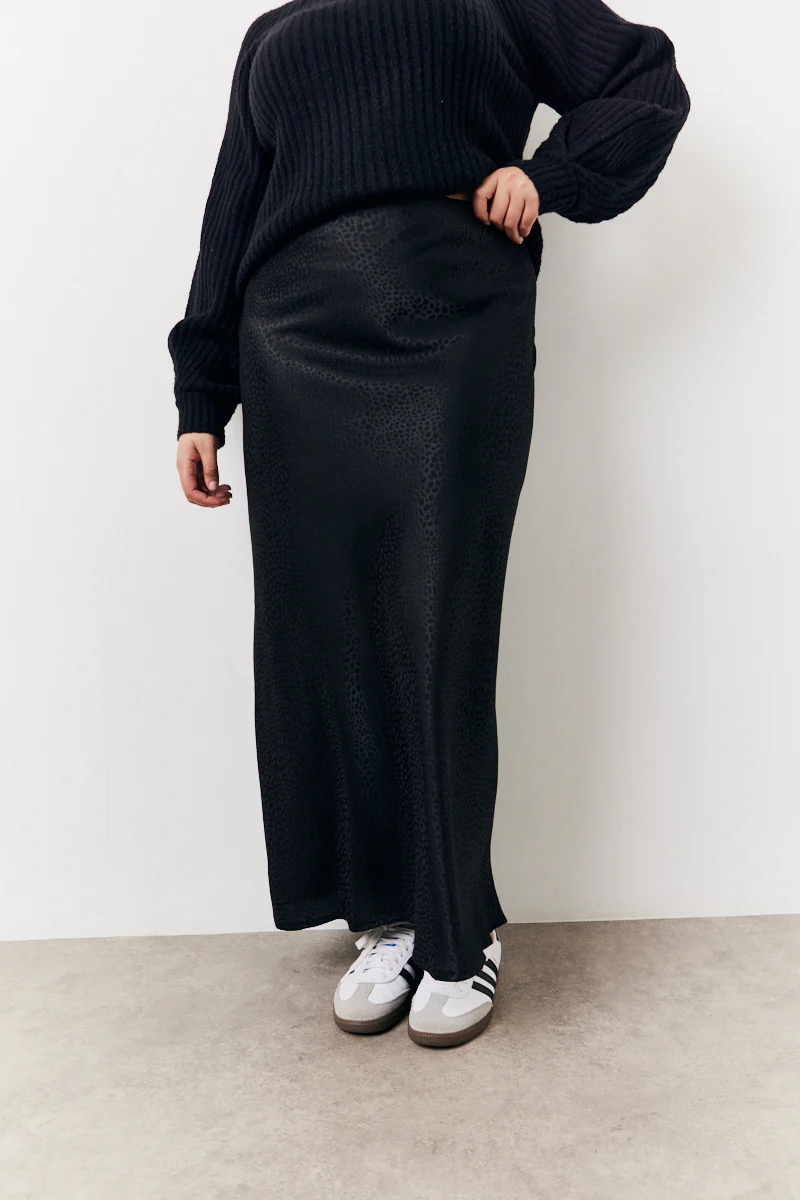 Black Jacquard Printed Slip Skirt - Image 2
