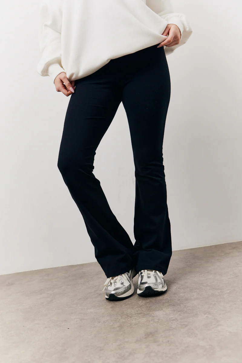 Black Kickflare Leggings - Image 3
