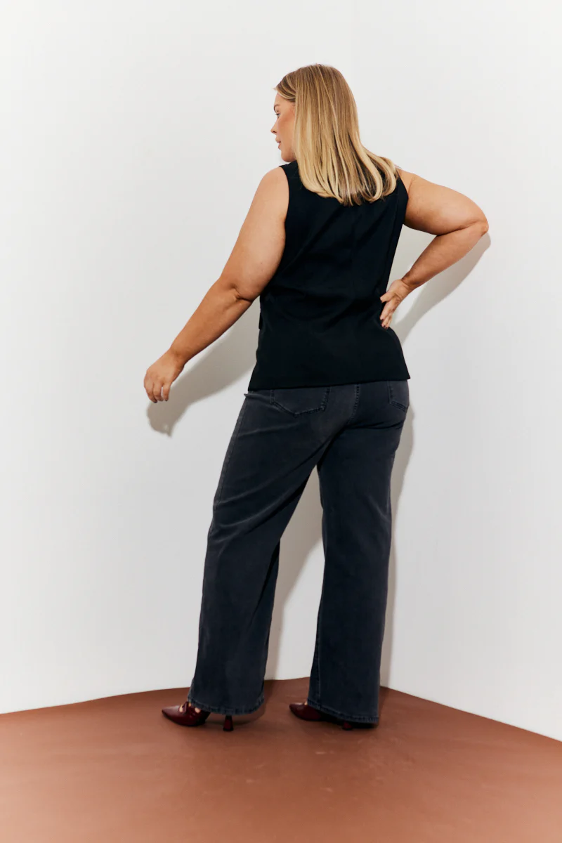 Longline Pocket Detail Waistcoat - Image 7