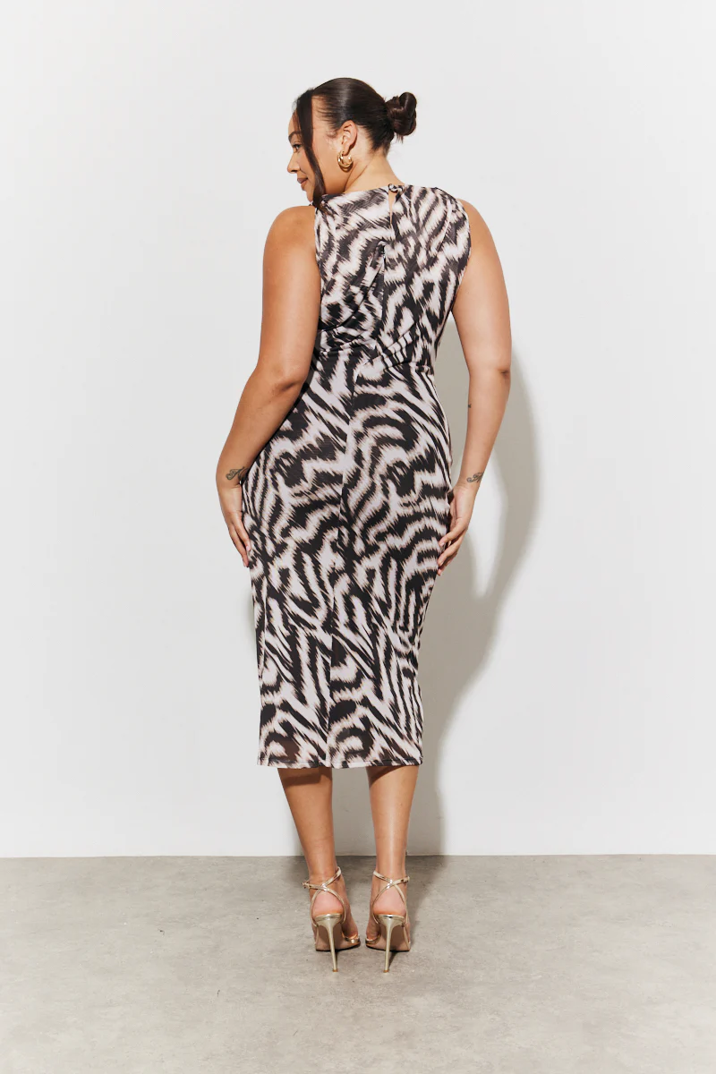 Magic Sculpting Mesh Ruched Detail Bodycon Midi Dress - Image 7