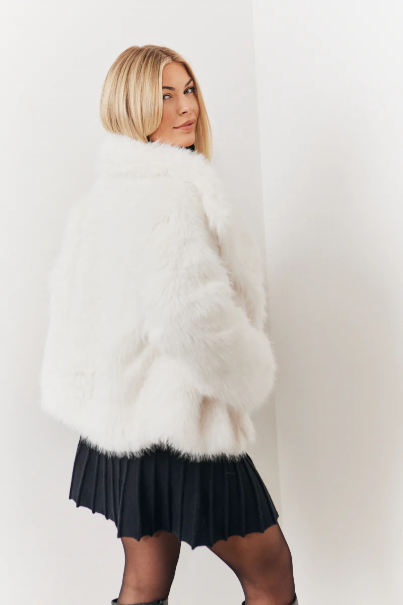 Oversized Collared Faux Fur Coat - Image 3