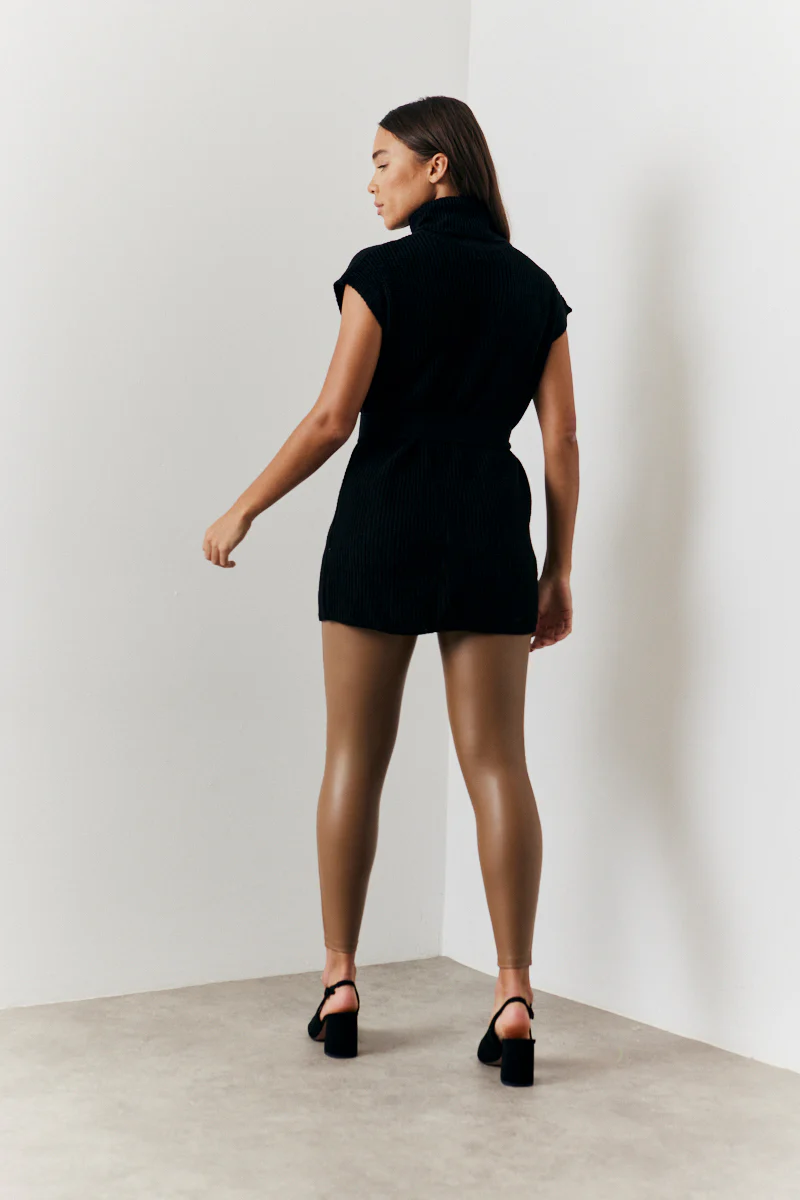 Perfect Sculpting High Waisted Leather Look Leggings - Image 6