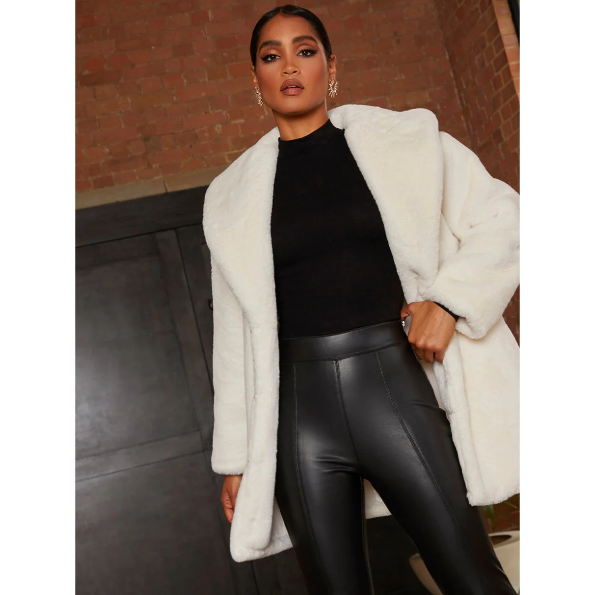 Plush Faux Fur Coat in Cream - Image 2