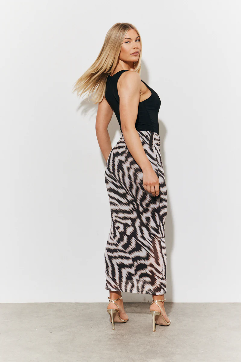 Magic Sculpting Printed Bodycon Midi Skirt - Image 3