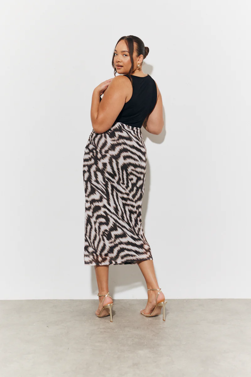 Magic Sculpting Printed Bodycon Midi Skirt - Image 7