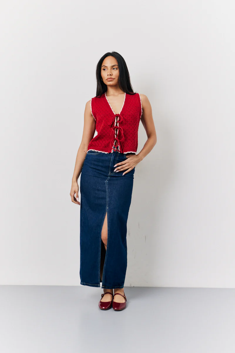 Red Contrast Edge Tie Front Knitted Waistcoat - Image 2