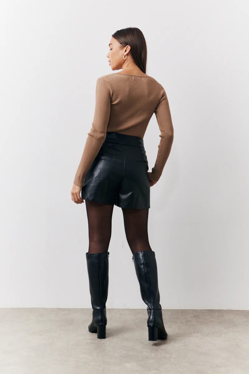 Camel Rib Knitted Scoop Neck Long Sleeve Top - Image 4