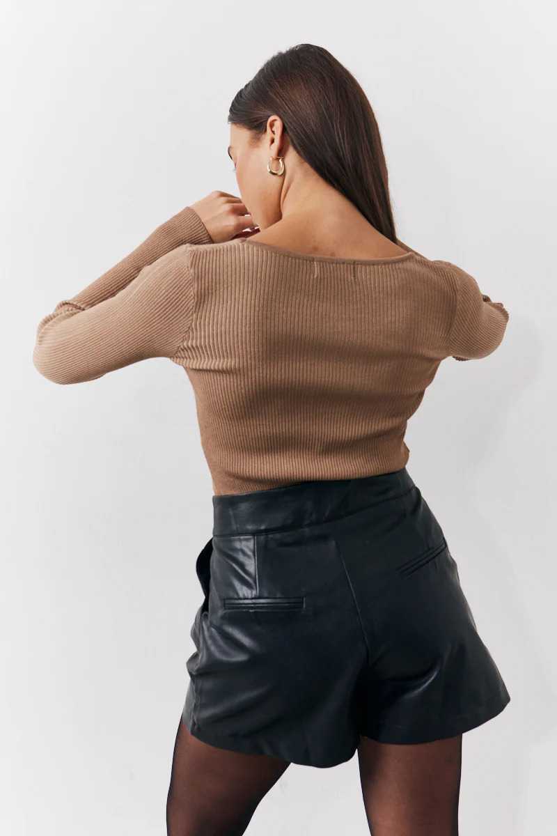 Camel Rib Knitted Scoop Neck Long Sleeve Top - Image 5