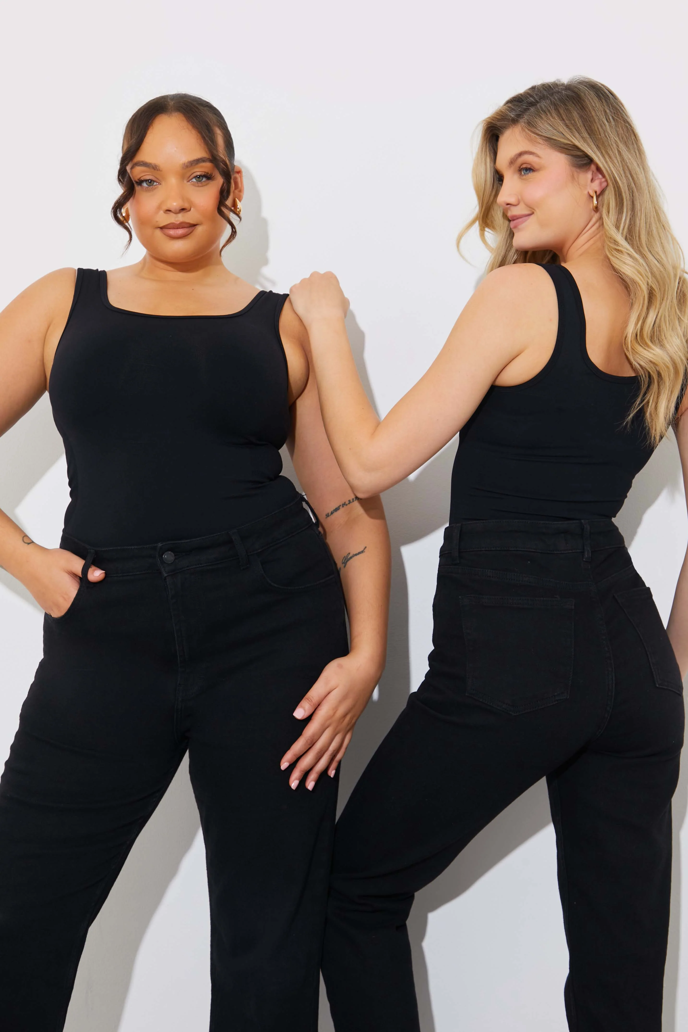 Seamless Scoop Neck Snatched Shapewear Top - Image 4