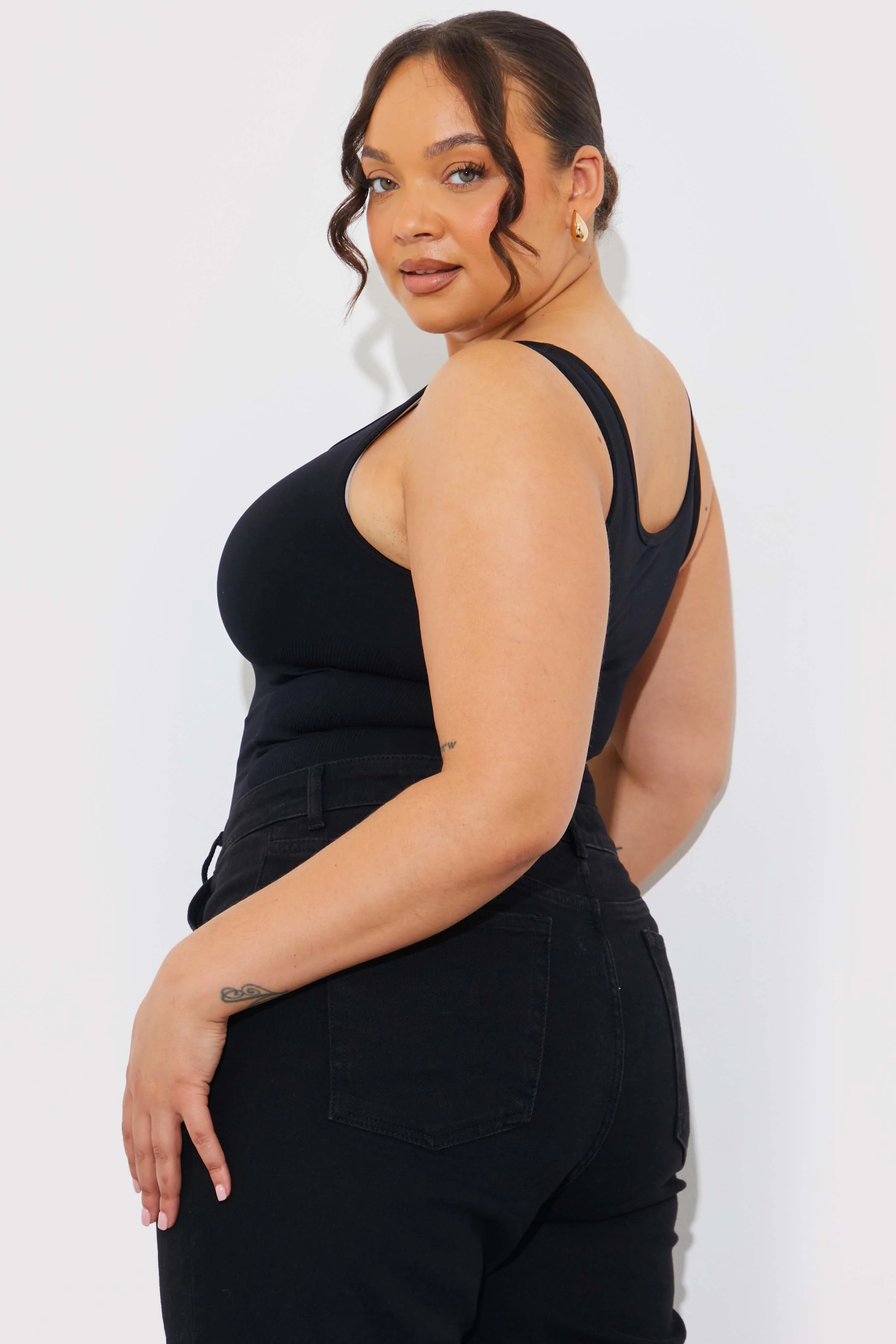 Seamless Scoop Neck Snatched Shapewear Top - Image 8