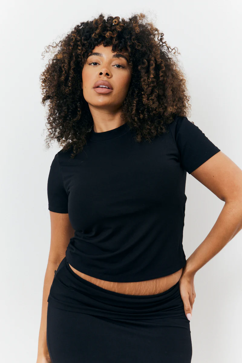 Sculpting Short Sleeve Crew Neck T-Shirt - Image 9