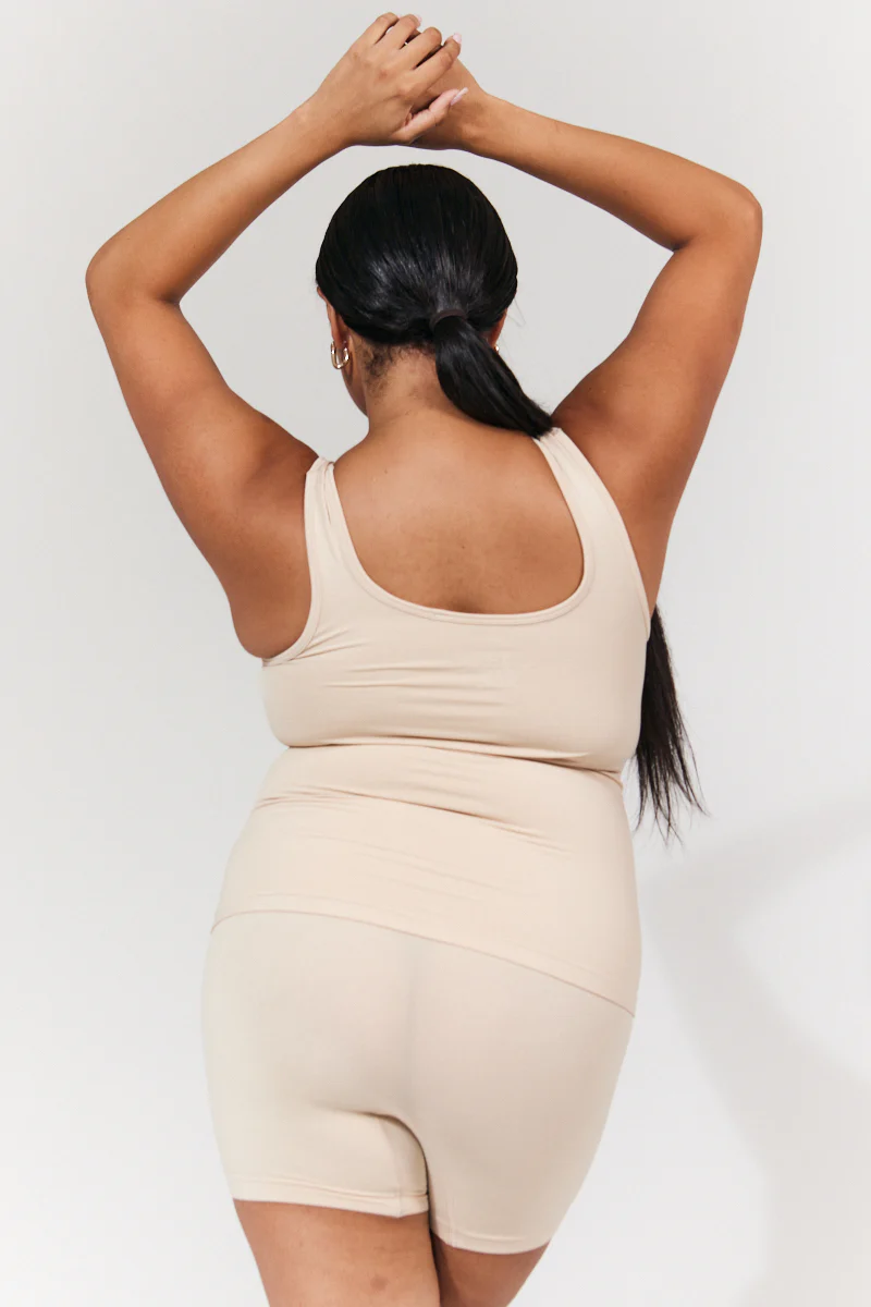 Seamless Scoop Neck Snatched Shapewear Top - Image 4
