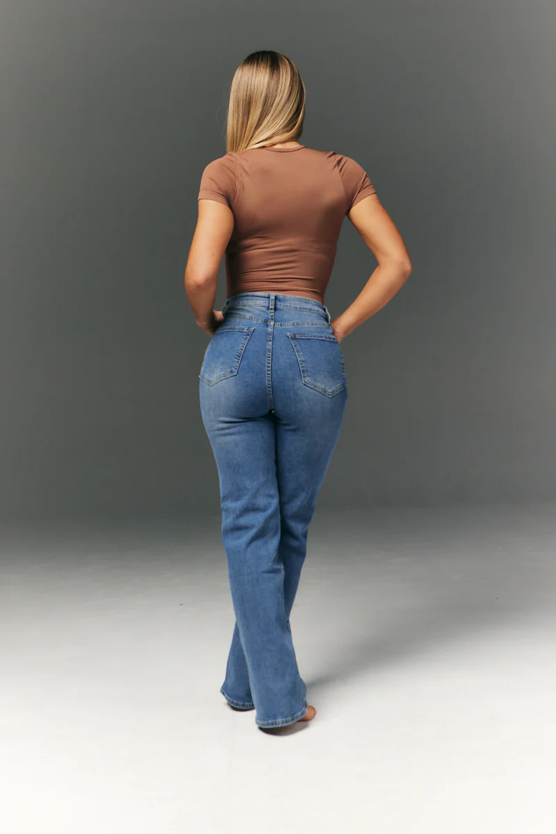 Seamless Scoop Neck Snatched Shapewear Top - Image 4