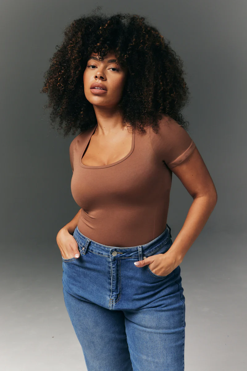 Seamless Scoop Neck Snatched Shapewear Top - Image 5