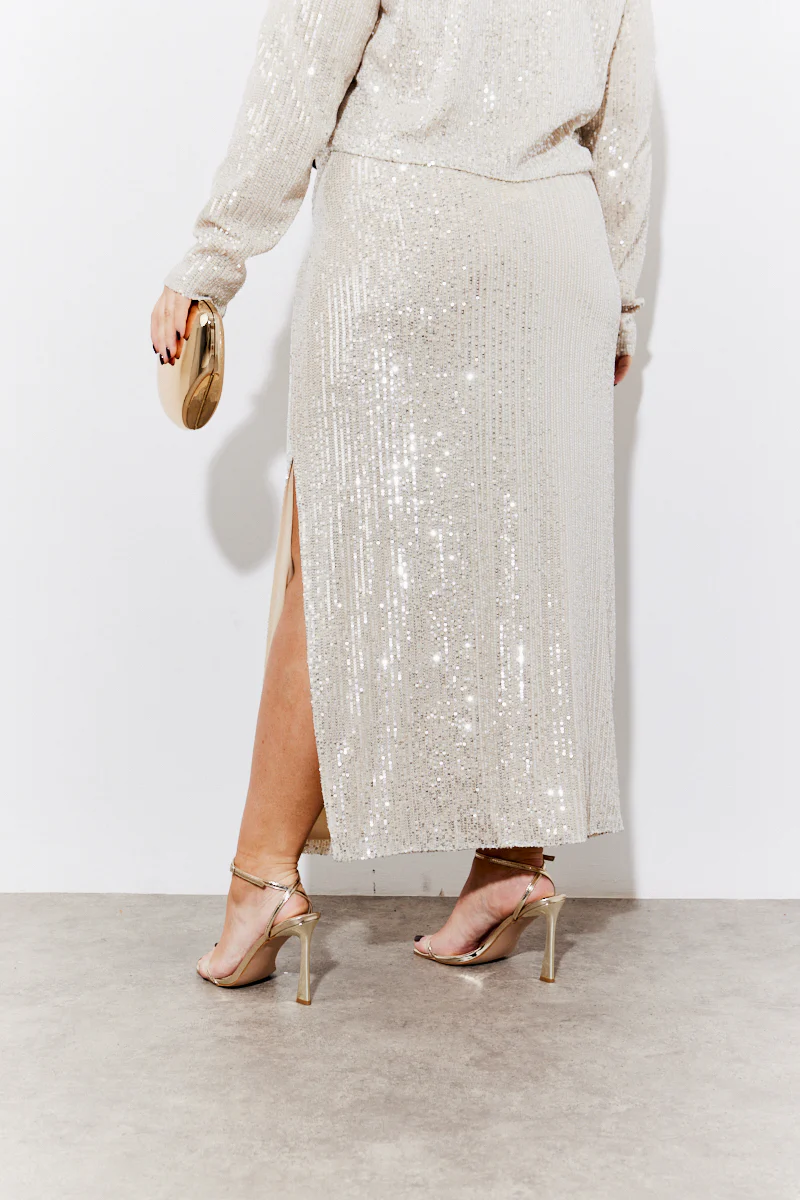 Gold Sequin Slit Detail Midi Skirt - Image 4