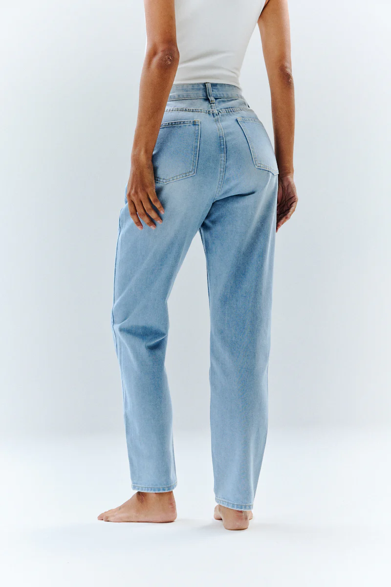 Sofia Straight Mom Jeans - Image 4