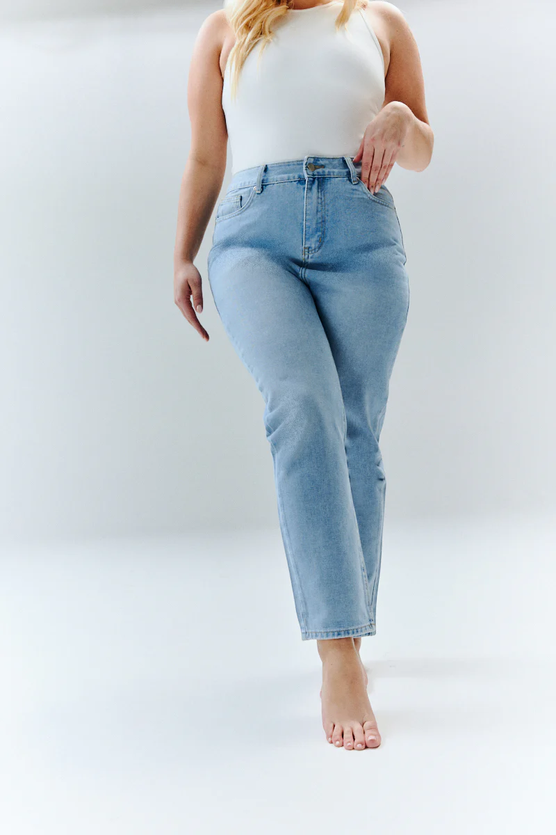Sofia Straight Mom Jeans - Image 7
