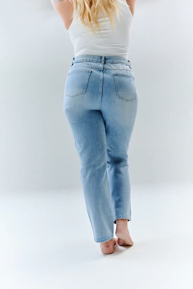 Sofia Straight Mom Jeans - Image 9