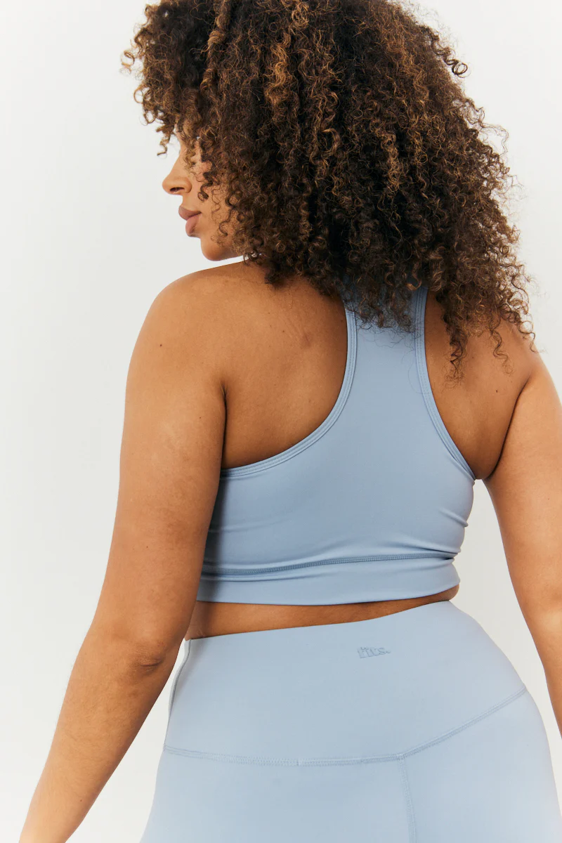 Soft Touch Cross over Band Detail Medium Support Sports Bra - Image 7
