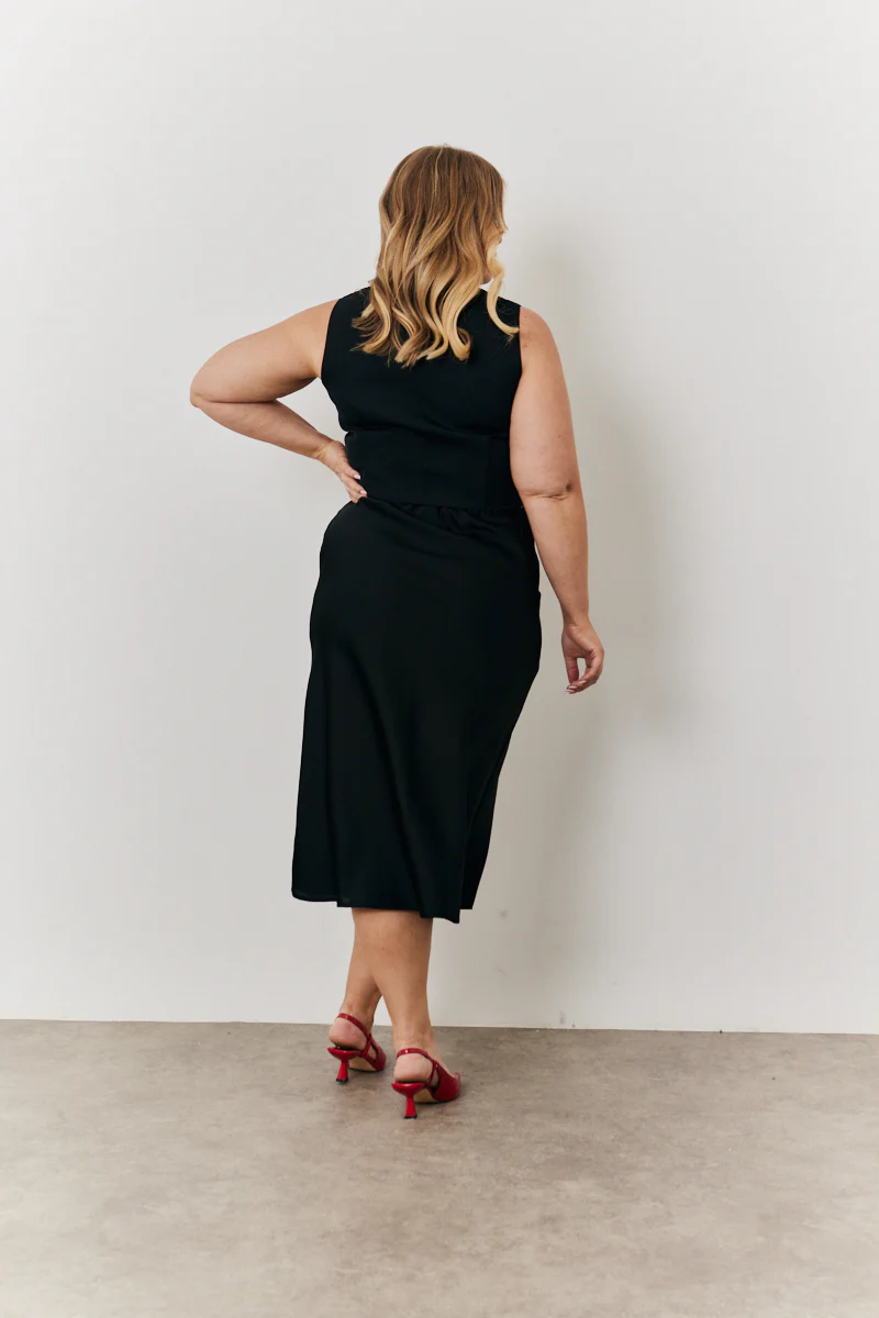 Tailored Waistcoat - Image 8